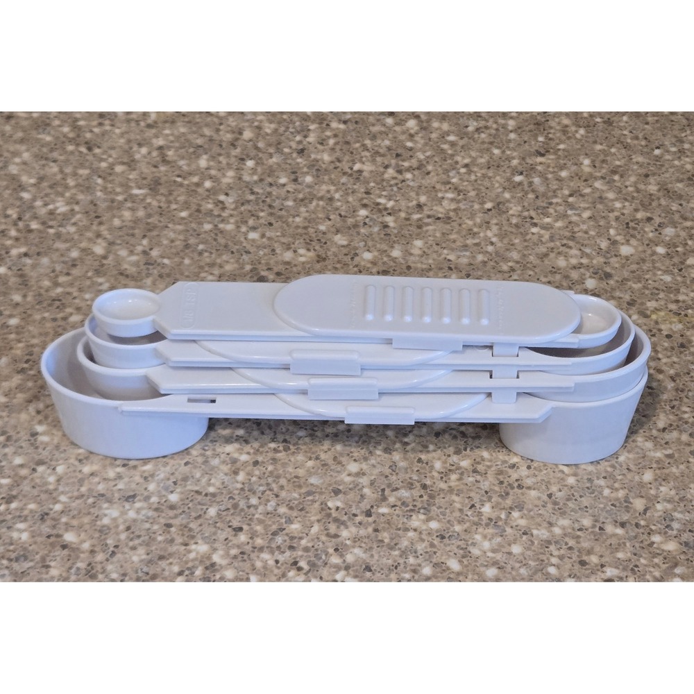 Weight Watchers 4 Piece Nesting Slide Leveling Measuring Spoon Set 1/8 TSP-2 TBS